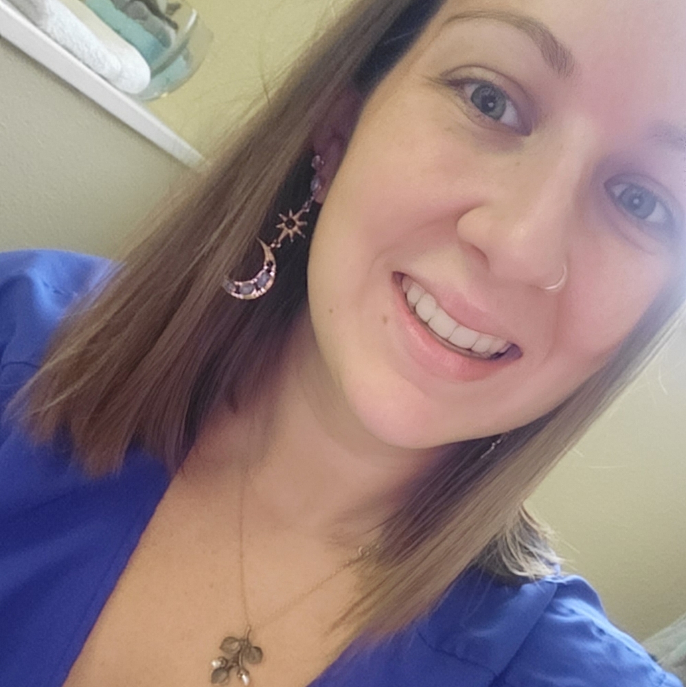 Meet your Posher, Angela